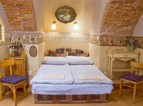 Alice Apartment House