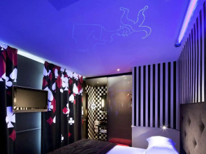 Le Petit Beaumarchais Hotel & Spa