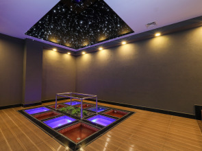 Sherwood Exclusive Lara