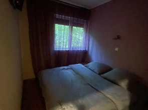 Загородный дом у подножия горы