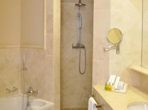 SH Villa Gadea Hotel