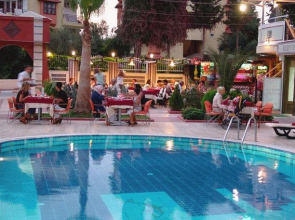 Side Zeugma Adult Only +16 Age