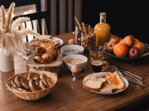 Hôtel Corneille - Entrée autonome, réception en ligne -Encore Mieux