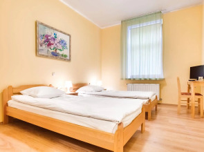 Отель Augustine