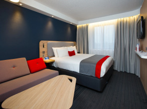 Holiday Inn Express London Luton Airport by IHG