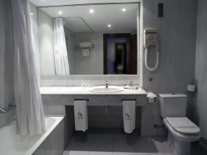 Отель Ciudad de Castelldefels