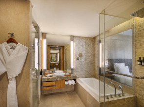 Pullman Bali Legian Beach