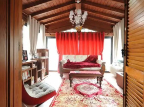 Villa Marisa bed breakfast and books