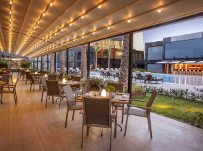 Tango Arjaan by Rotana Hotel