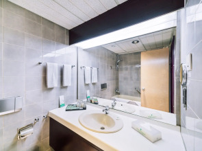 Chinggis Khaan Hotel