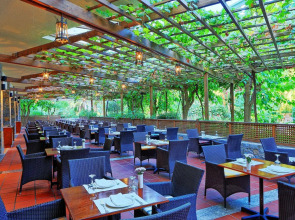 Apollonia Resort & Spa