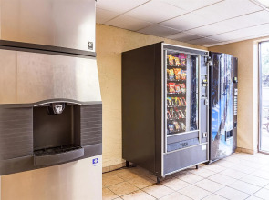 Motel 6 Milwaukee, WI - Glendale