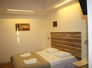 Arkadia Hotel & Hostel