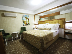 Grand Corner Hotel - Boutique Class