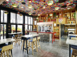 Отель citizenM Paris Champs-Élysées