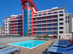 Four Views Monumental Lido