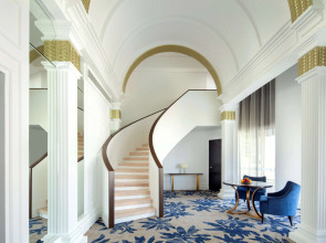 Radisson Blu Hotel, Dubai Deira Creek