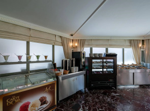 Palmeras Beach Hotel