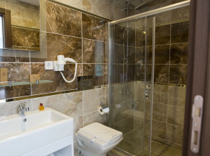 Royal Life Exclusive