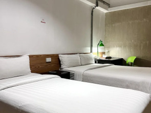 Travelbee Seaside Inn