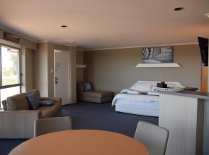 Stansbury Holiday Motel