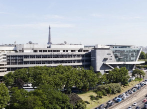 AC Porte Maillot Hotel