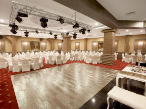 The Rise Aron Business Hotel Merter