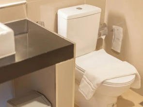 B2 Surat Thani Boutique & Budget Hotel