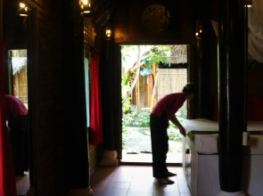 Under the coconut tree - Hostel