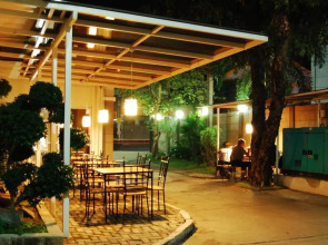 Rumi Apartelle Hotel