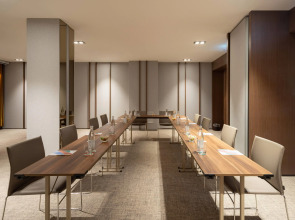 Отель Melia Milano