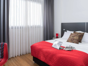 Sea Side by Zvieli Hotels