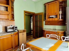 Tverskaya Street (Тверская Стрит) на улице Тверская 6 строение 1