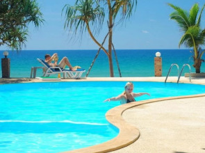 Lanta Nice Beach Resort