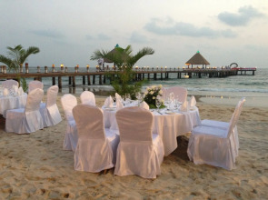 Independence Hotel by Dara