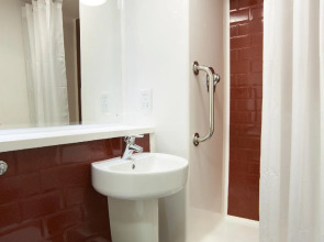 Travelodge Edinburgh Central Queen Street