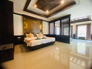 Hotel and Beach Bungalow at Lanta Resort