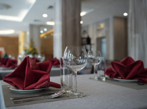 Thang Long Opera Hotel