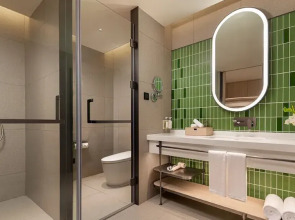 Holiday Inn Shanghai Pudong Airport by IHG