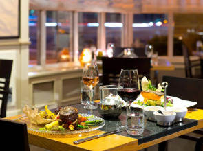 Отель The Q - Quadro City Hotel