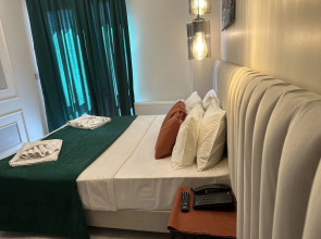 D Twins Airport Hotel