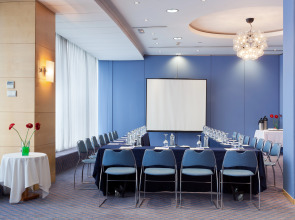 Отель Senator Parque Central