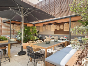 Отель INNSiDE by Melia Barcelona Apolo