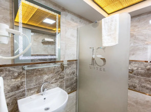 IS Hotel