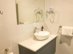 Victoria Falls Waterfront