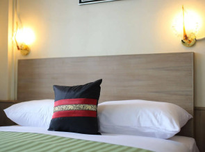 Sukhumvit 20 Guest House