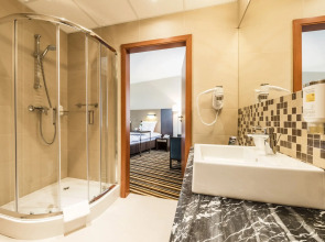 Hotel Victor Pruszków DeSilva