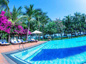 Sunny Beach Resort and Spa