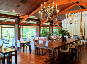 Raices Esturion Hotel