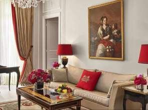 Отель Plaza Athenee